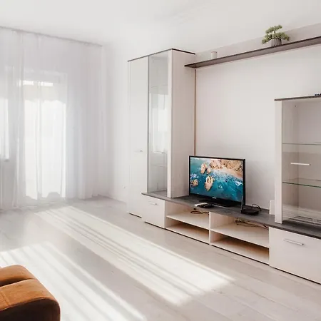 Apartament 2 Camere, Decomandat, In Zona Centrala Apartment