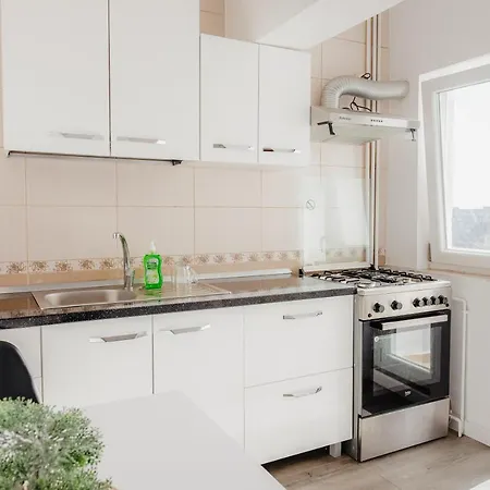 Apartament 2 Camere, Decomandat, In Zona Centrala Bucharest
